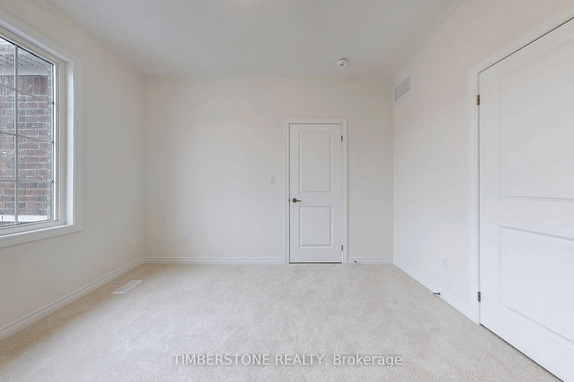 1041 Zircon Manor photo 23
