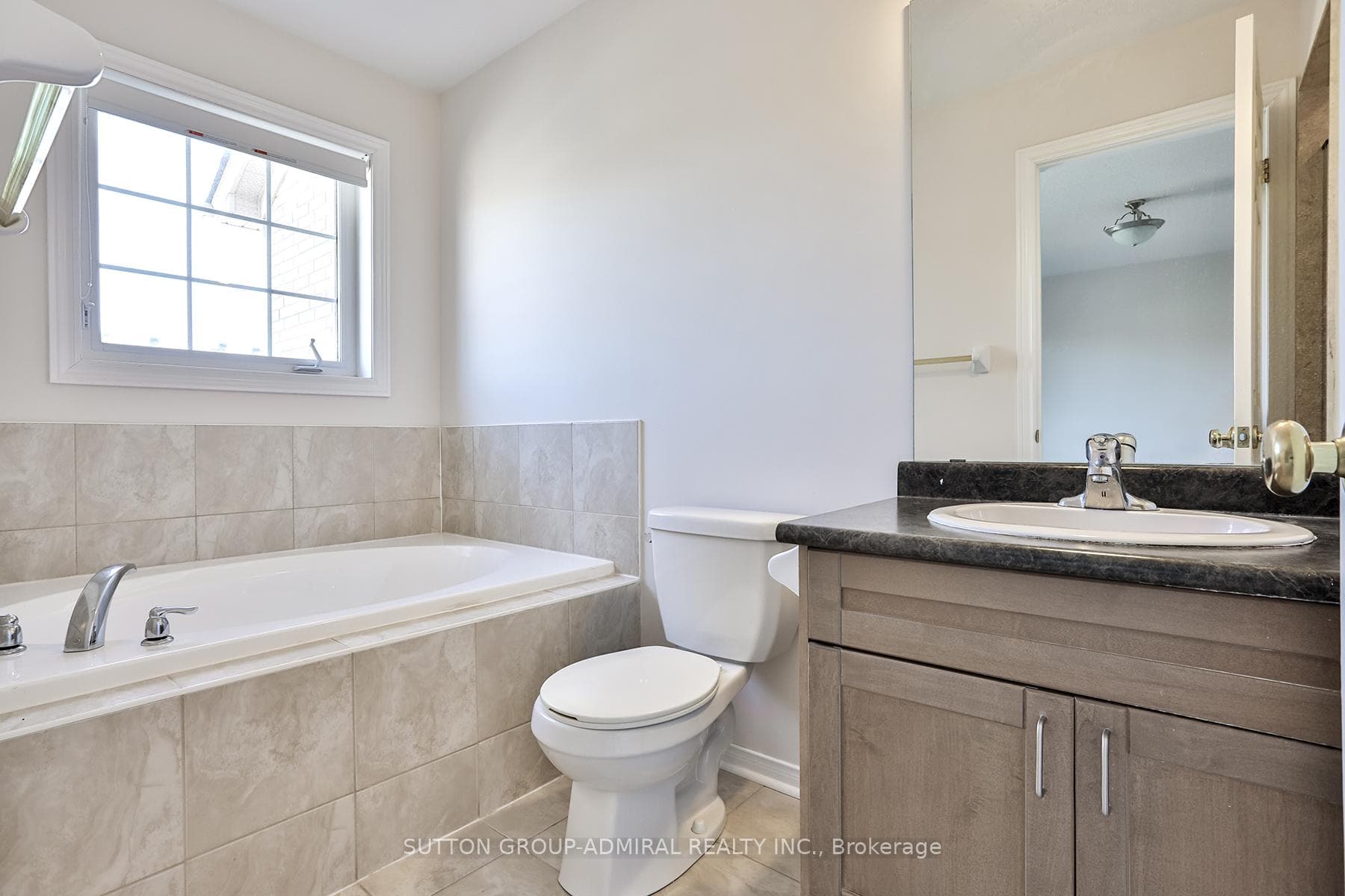 10317 Woodbine Avenue photo 9