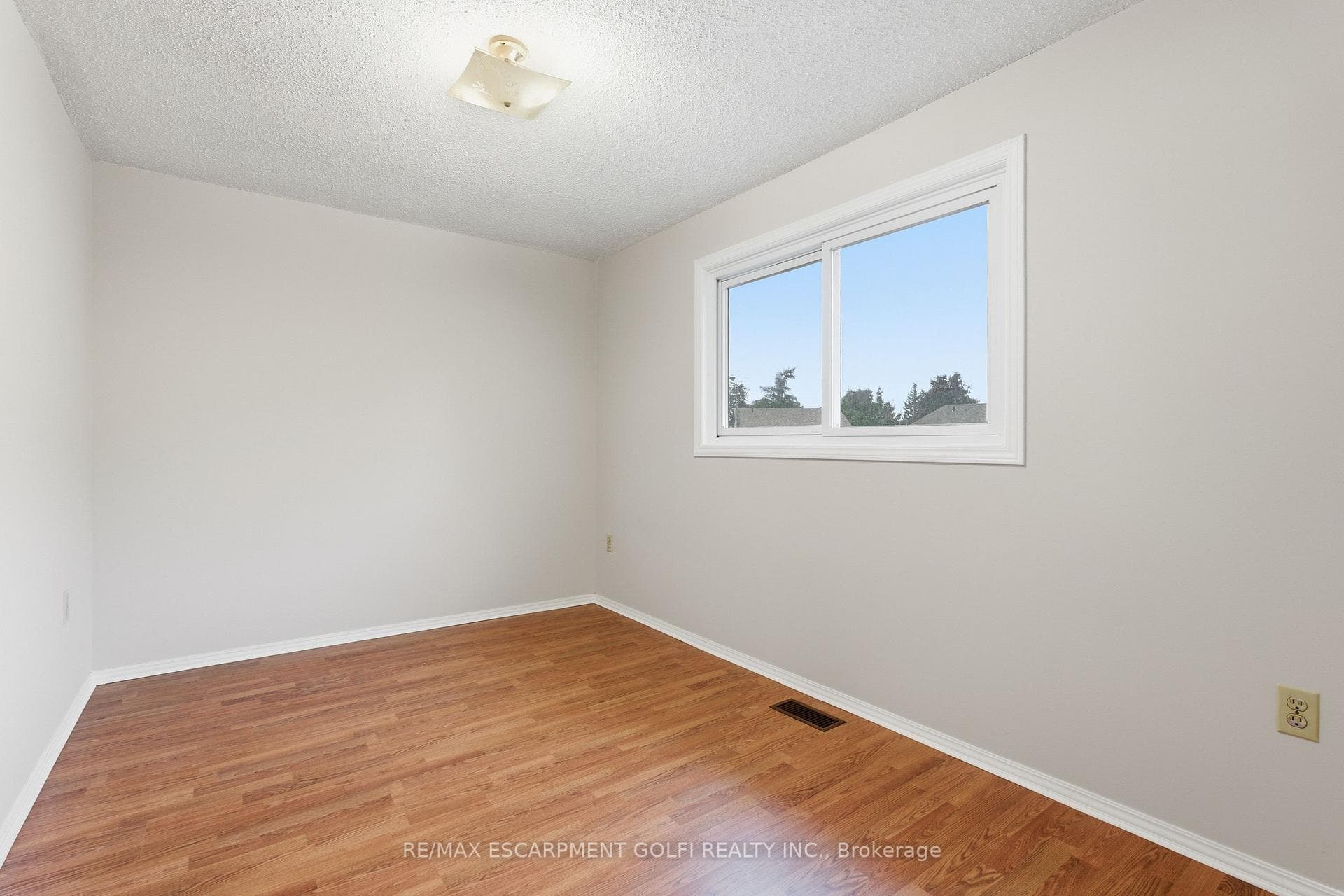 28 Bacall Crescent photo 14