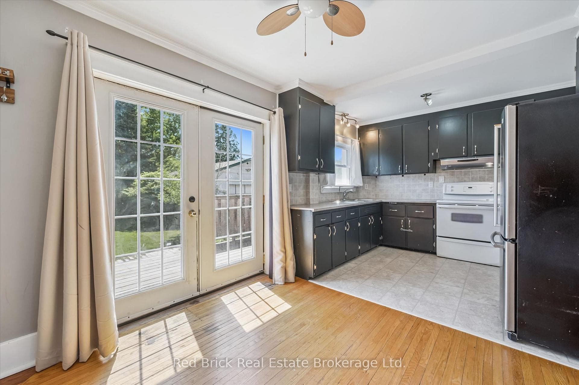 241 Victoria Road photo 10