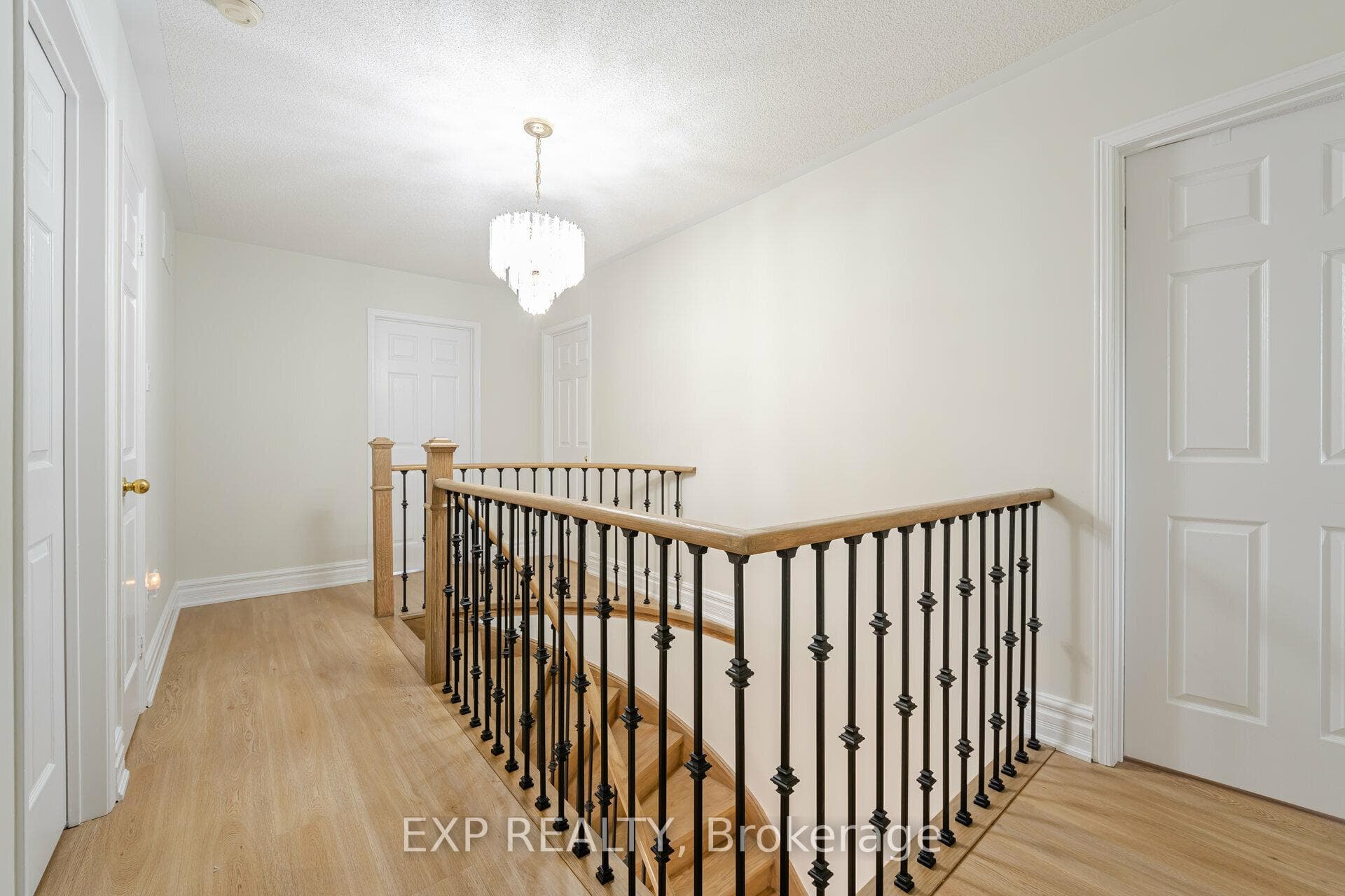92 Bedell Crescent photo 21