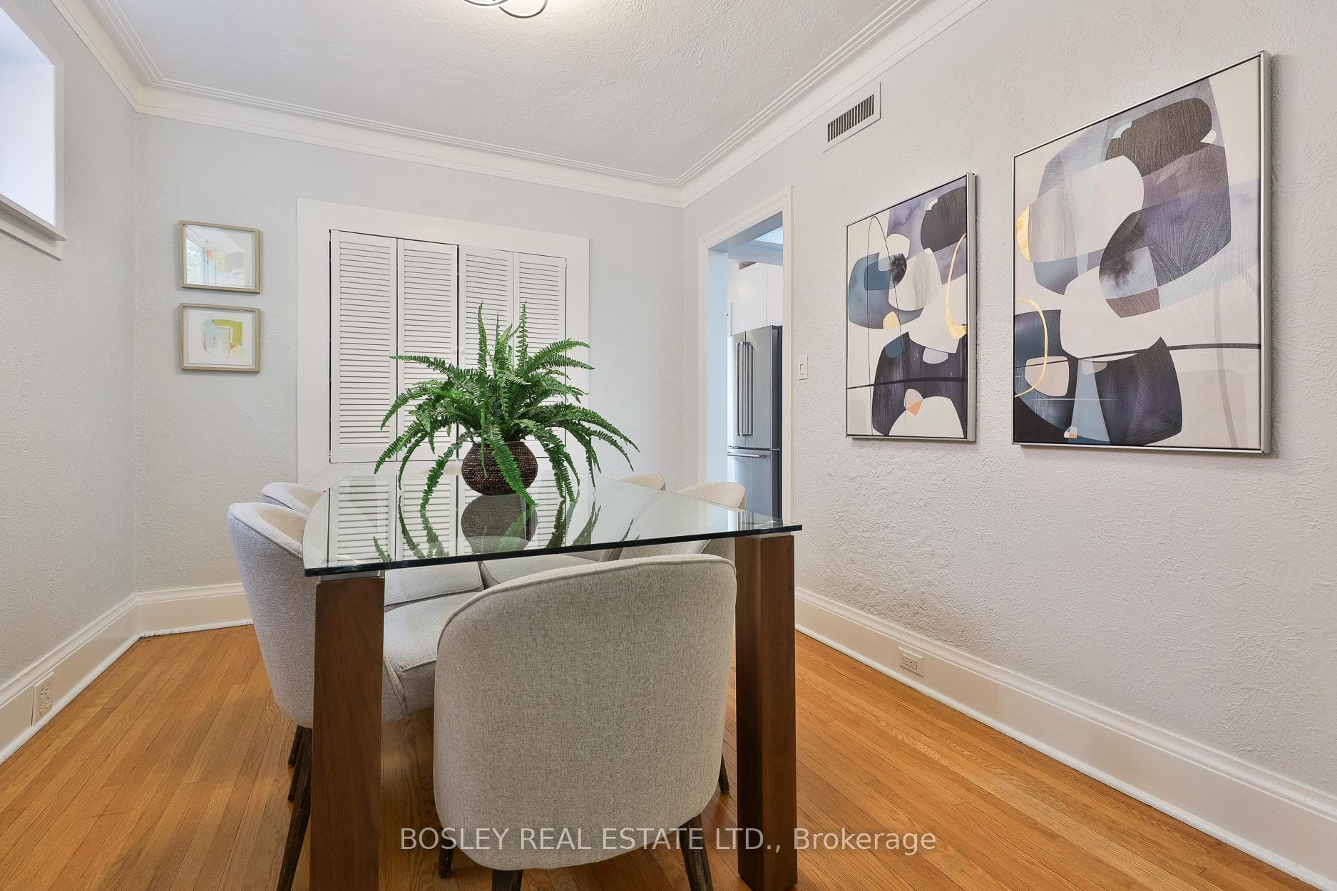 141 Sutherland Drive photo 8