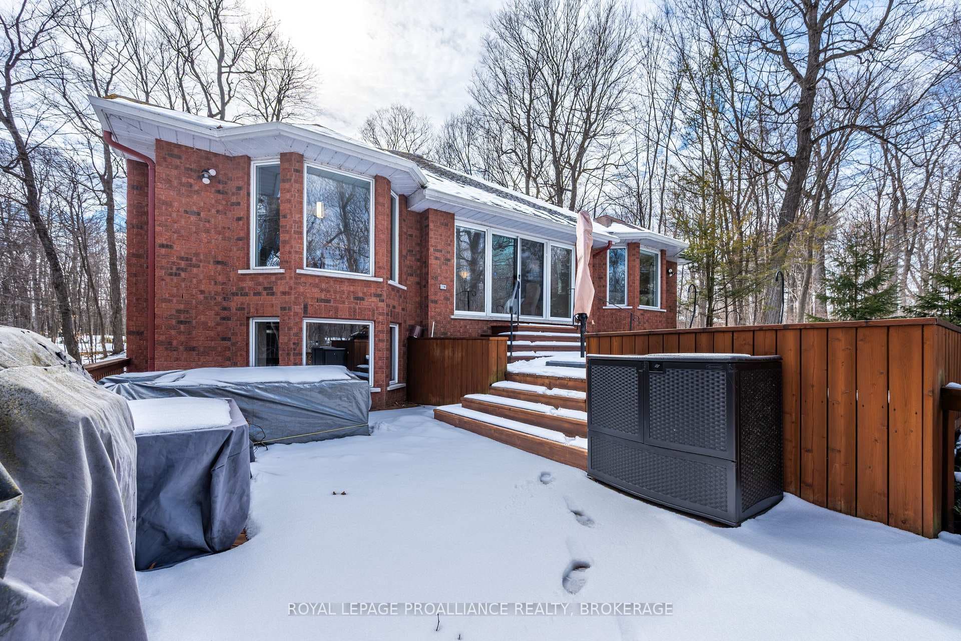 2 Riverside Drive photo 41