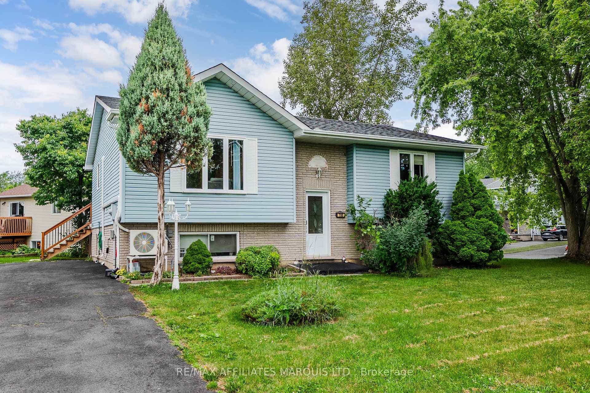 700 Lynn Street photo 2