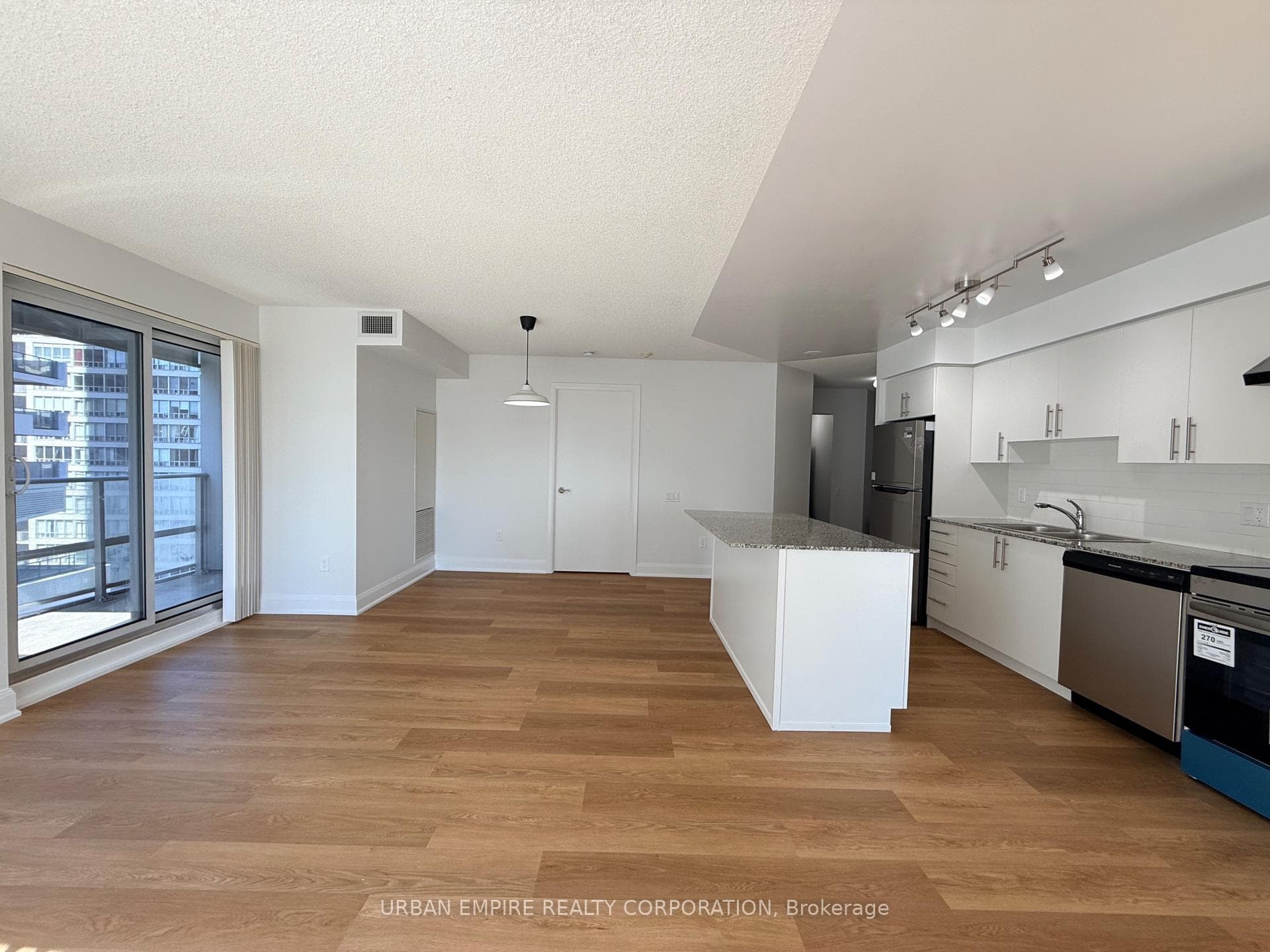 2191 Yonge Street Unit 1208 photo 2