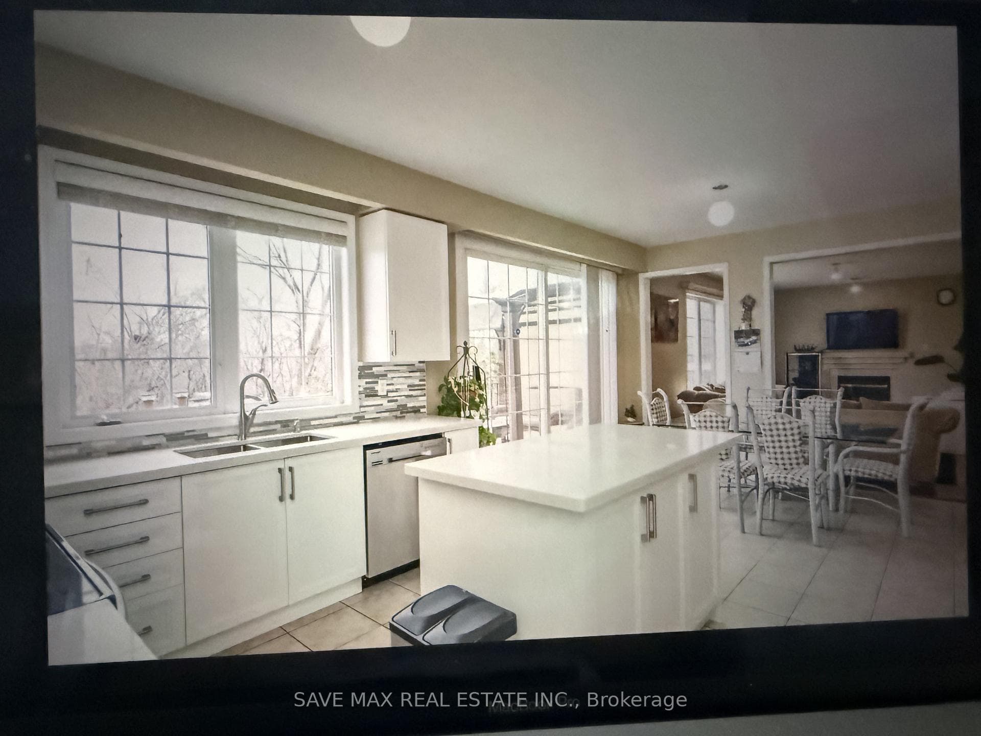 184 Treeline Boulevard photo 10