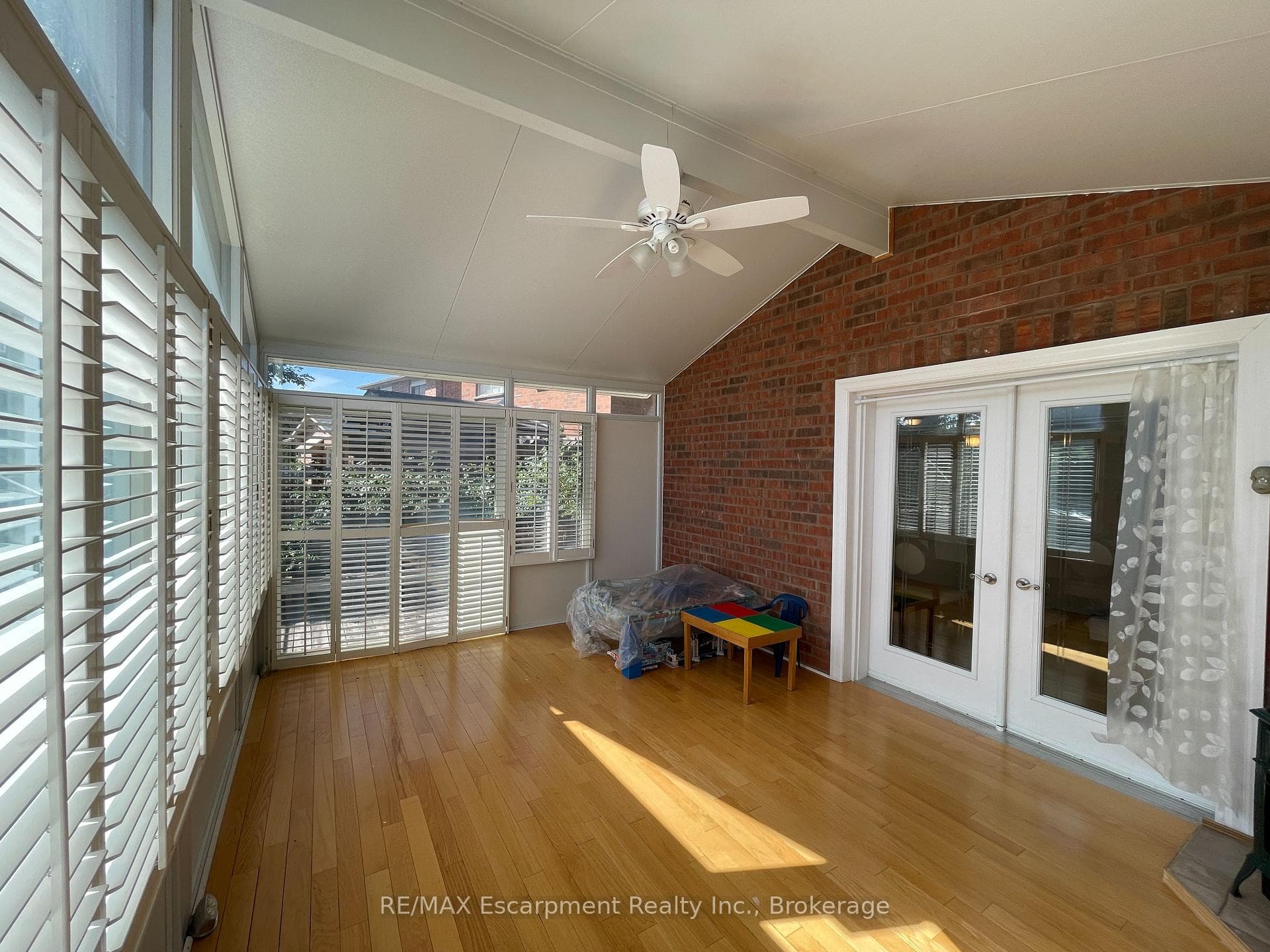 454 Pondview Place photo 17