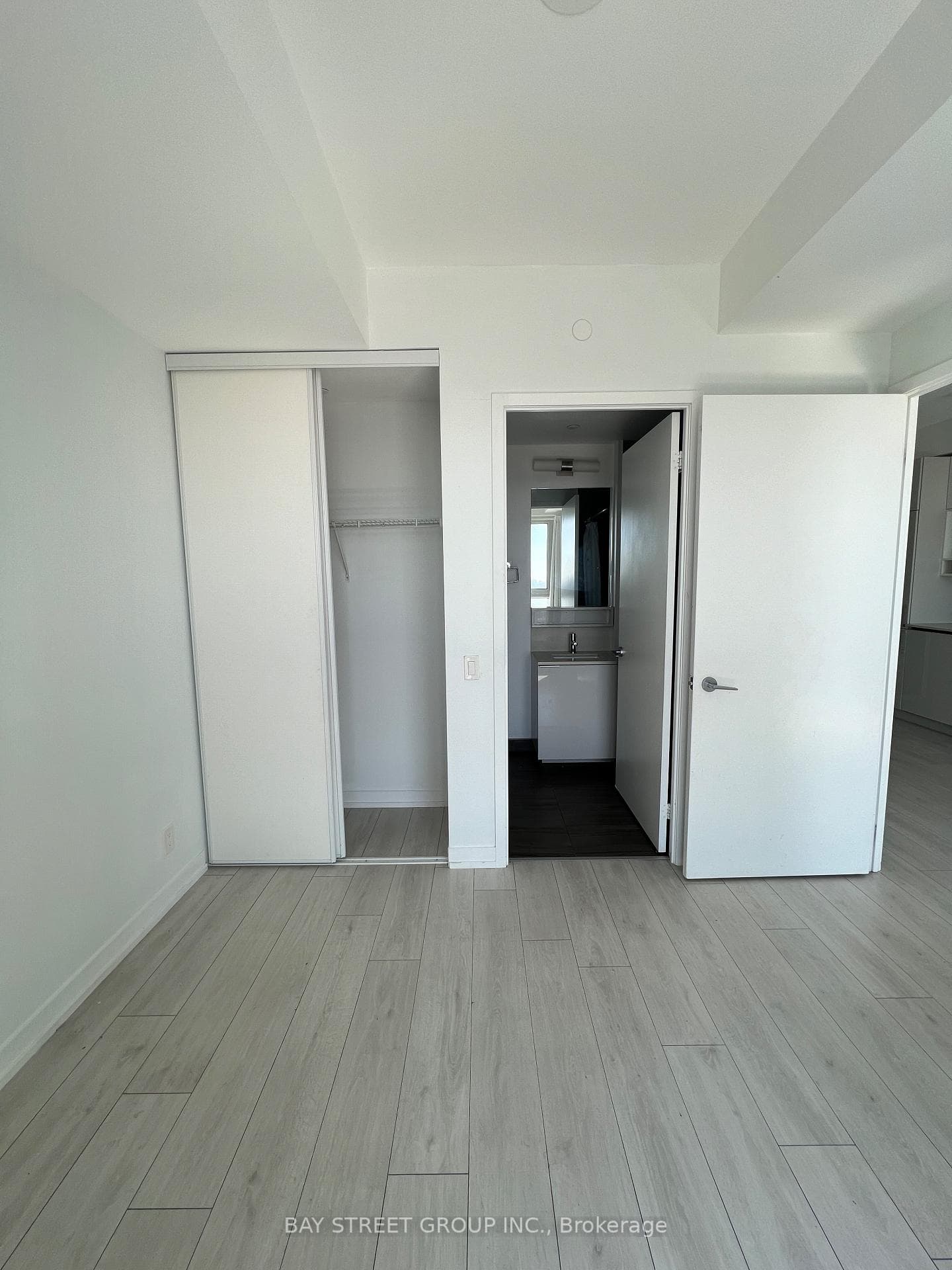 950 Portage Parkway Unit 2007 photo 10