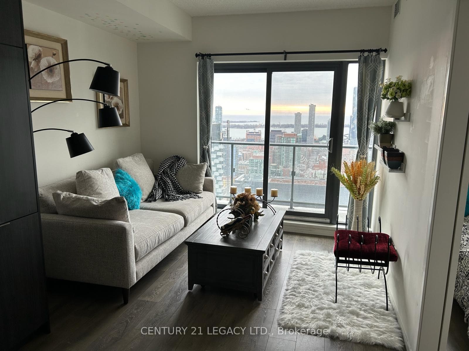 159 Dundas Street Unit 3604 photo 7