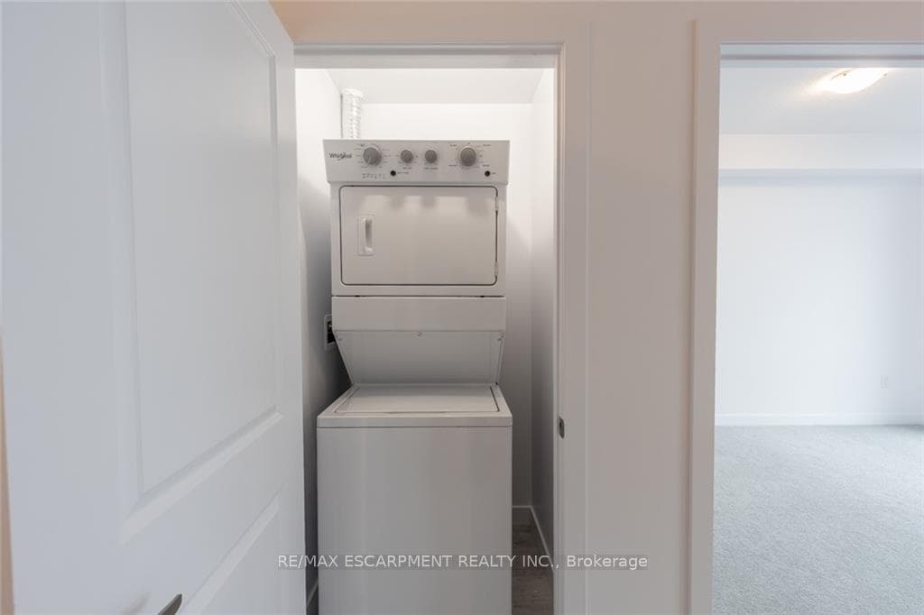 450 Dundas Street Unit 332 photo 14