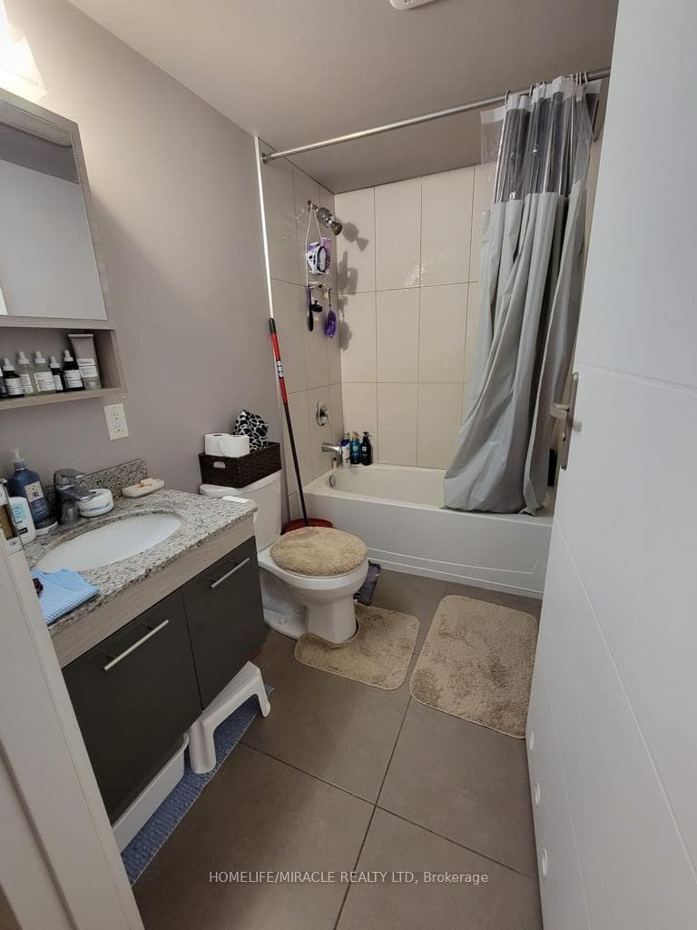 250 Albert Street Unit 207 photo 5