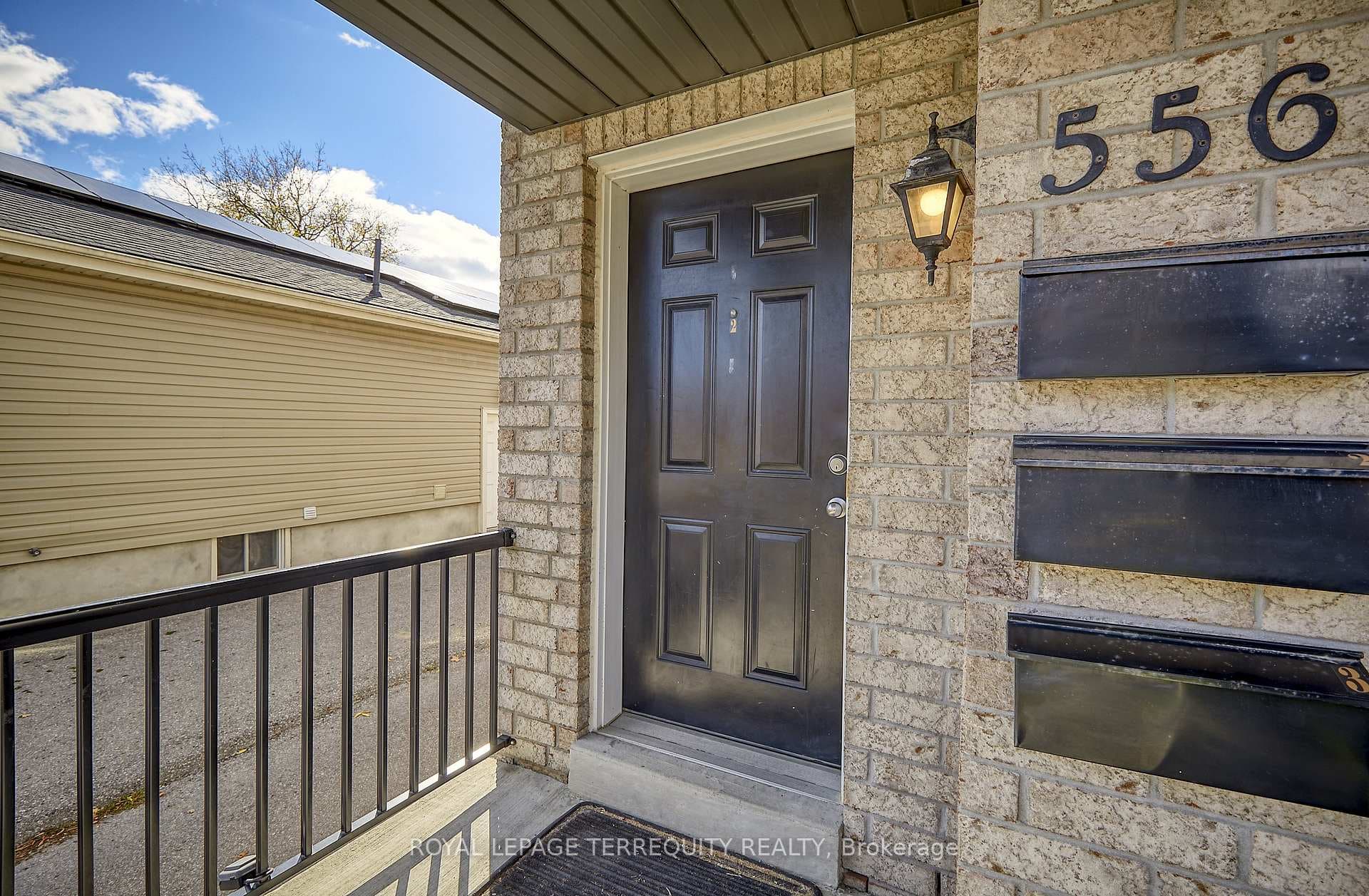 556 Park Road Unit 2 photo 3