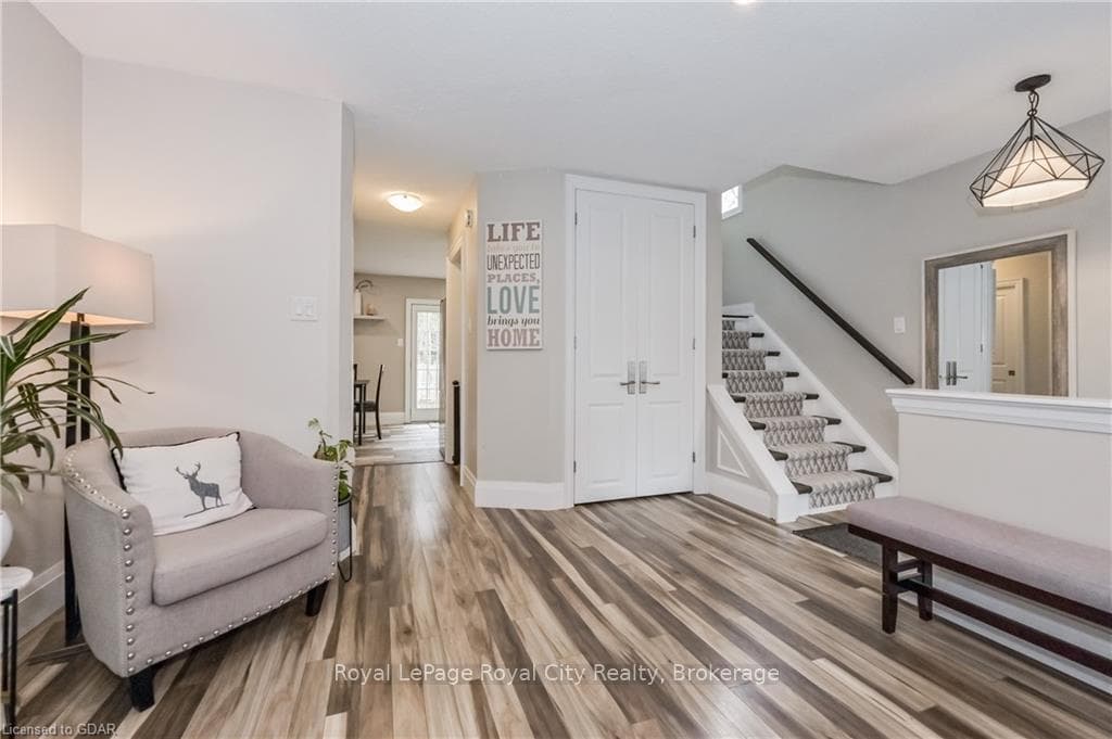520 PINEVIEW Gardens photo 11