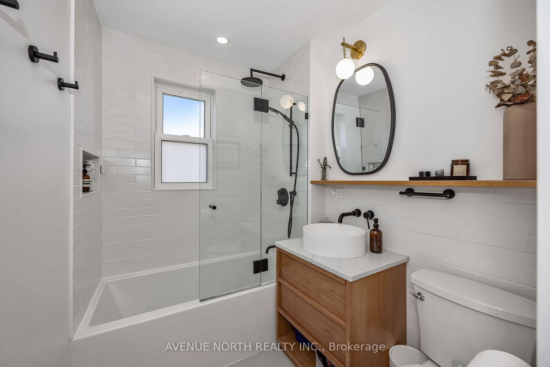 1091 Gladstone Avenue photo 33