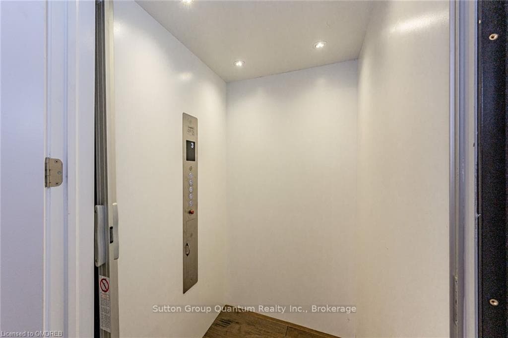 204 REBECCA Street photo 26
