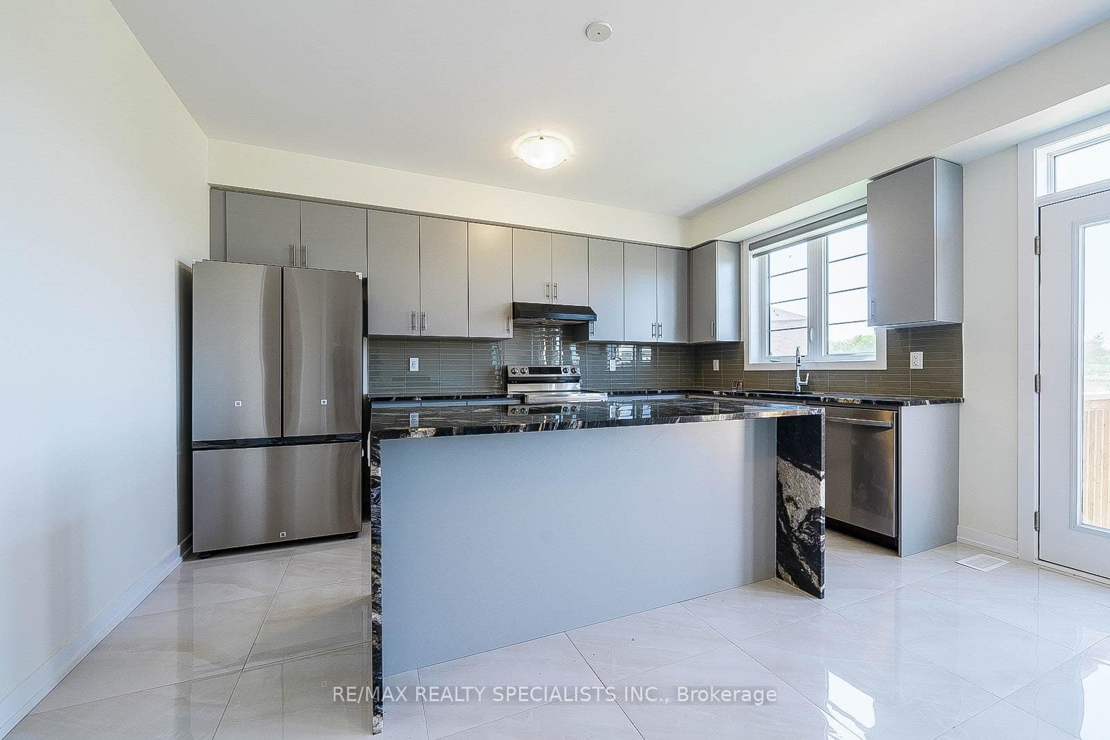 94 BELLHOUSE Avenue photo 16