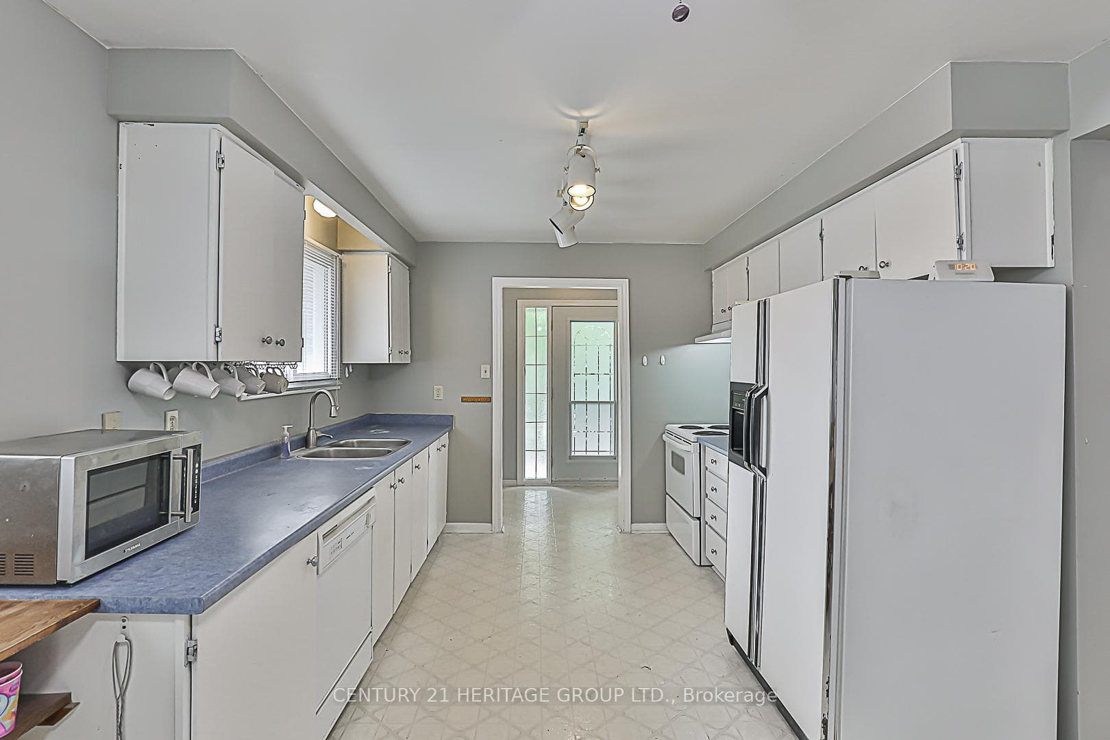 296 Plymouth Trail photo 9