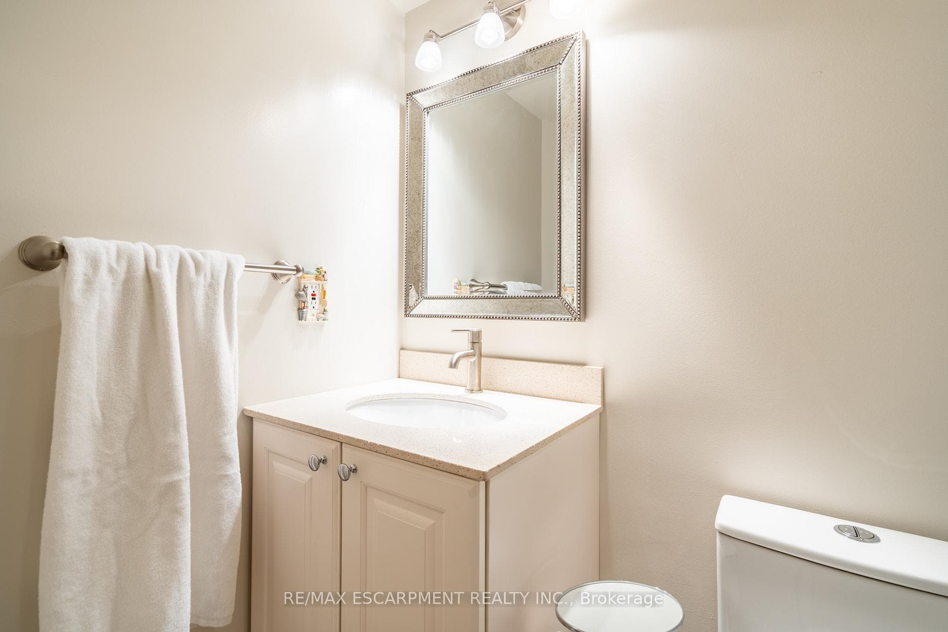 95 Laurendale Avenue photo 31