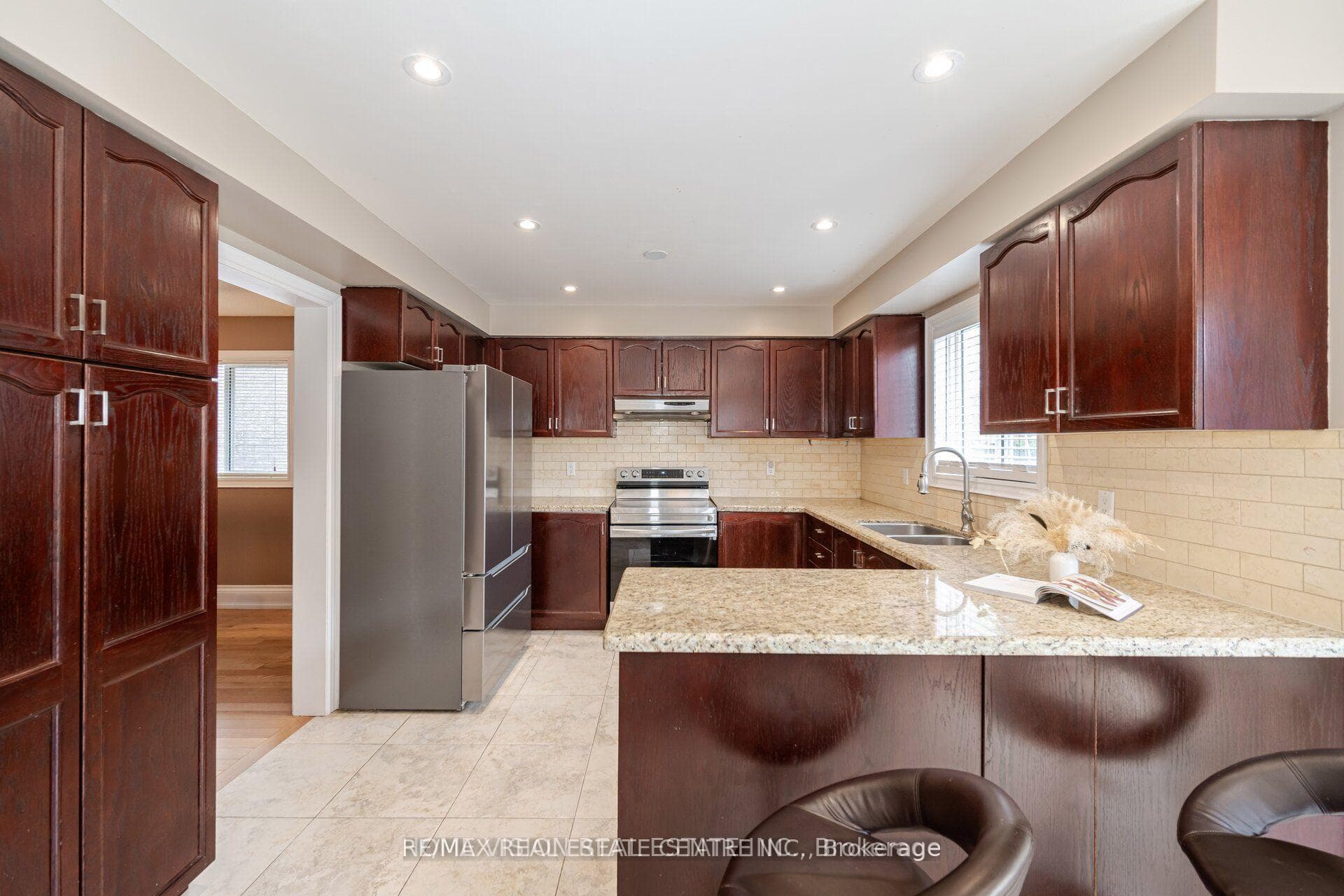 5583 Loonlake Avenue photo 8