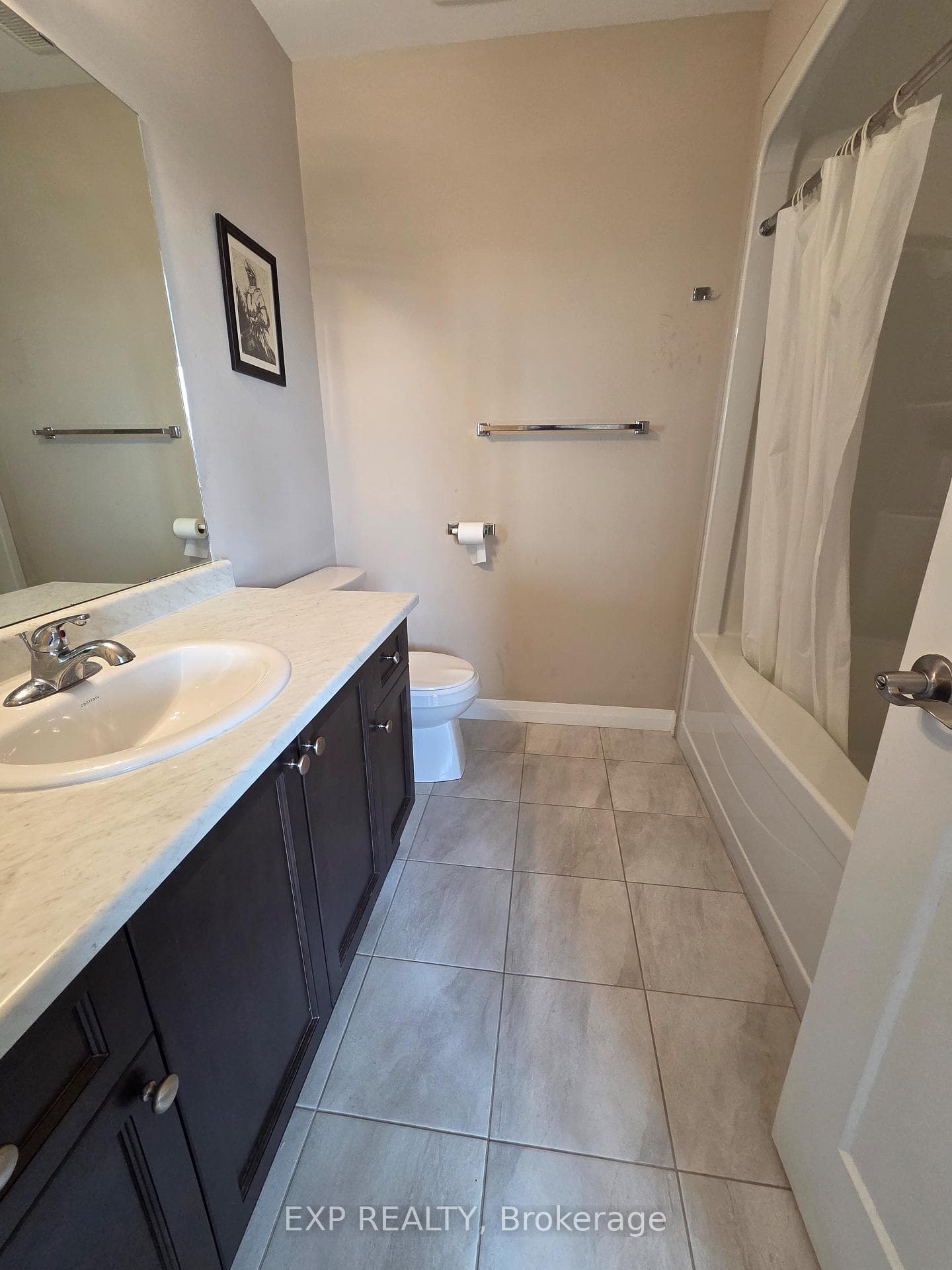 100 Laguna Village Crescent photo 9