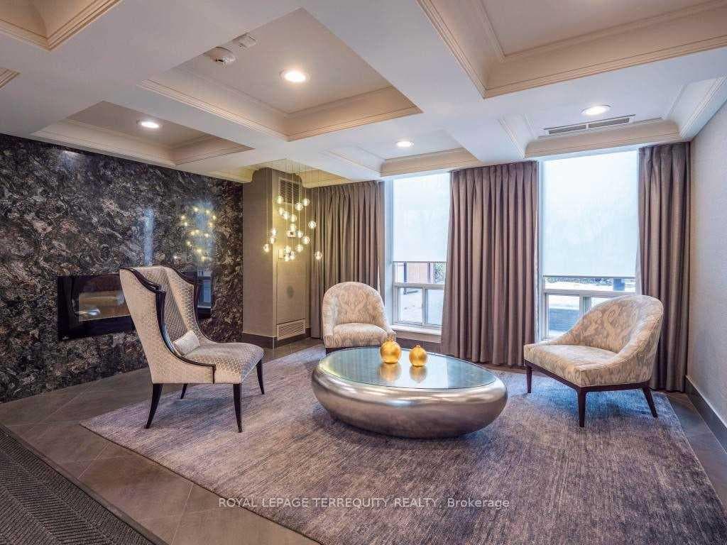 481 Rosewell Avenue Unit 101 photo 2
