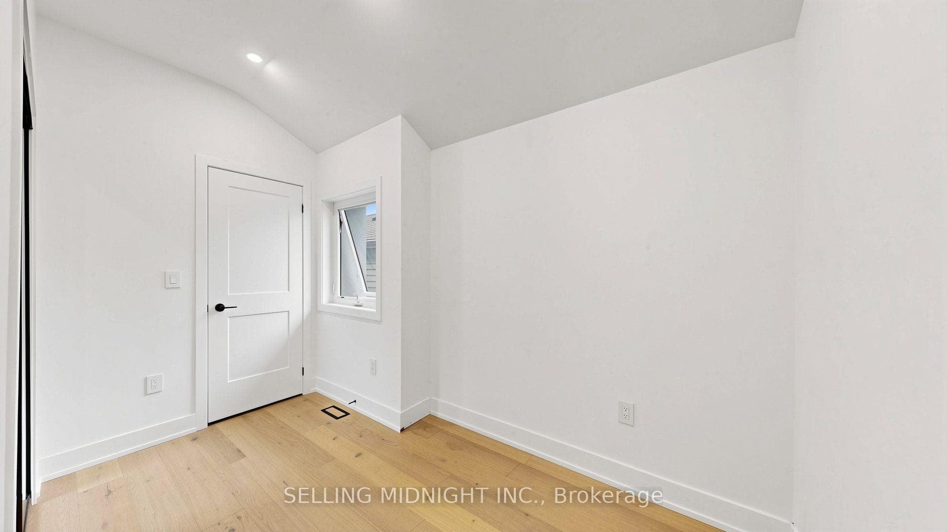 42 Guthrie Avenue photo 30