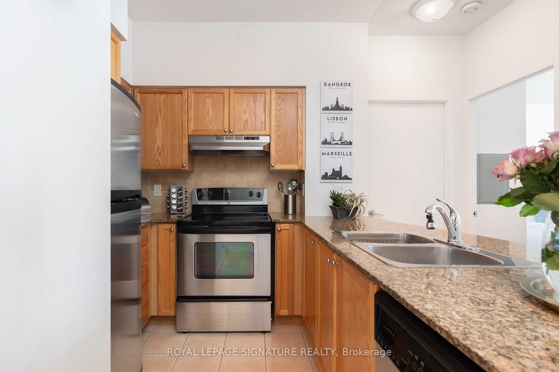 219 Fort York Boulevard Unit 3601 photo 7