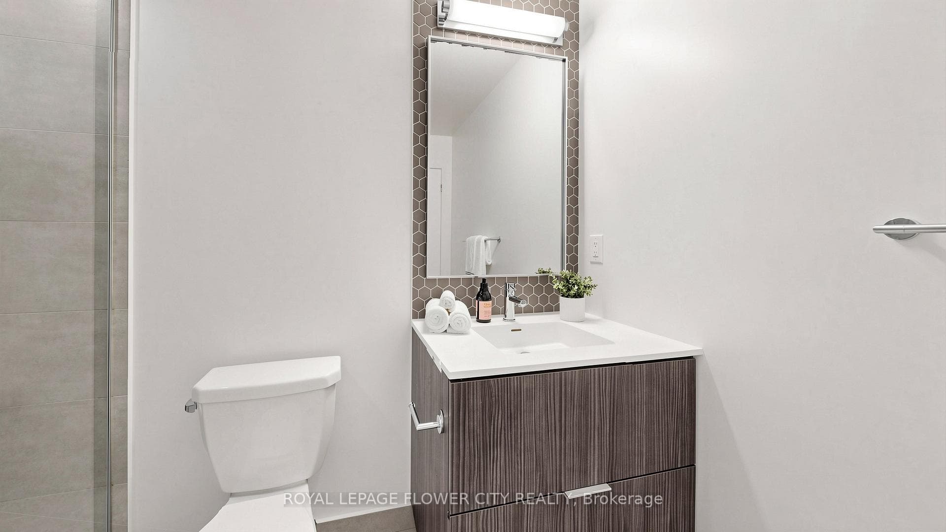 2520 Eglinton Avenue Unit 1710 photo 13