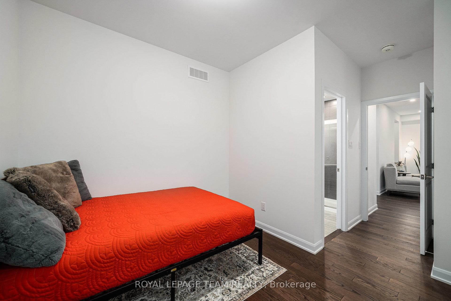 189 Lynn Coulter Street photo 16