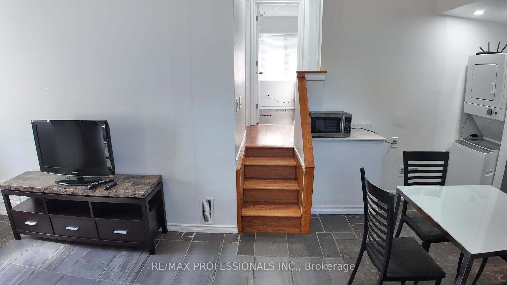 5 Farmbrook Road Unit B photo 8