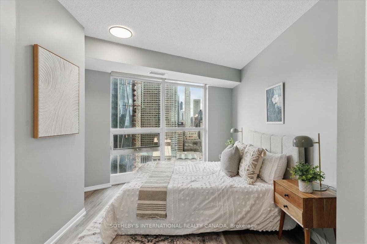 18 yonge Street Unit 2903 photo 23