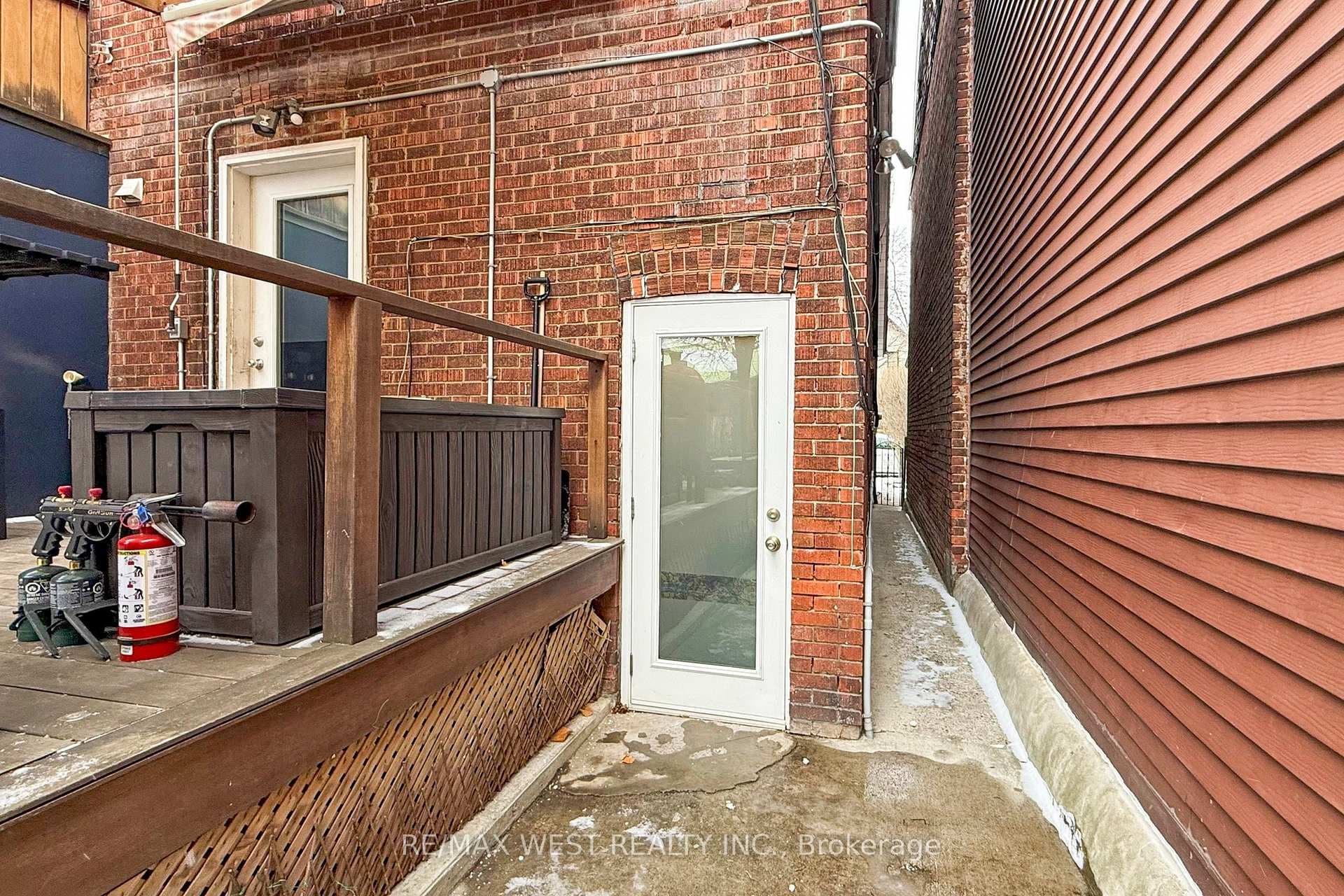540 Roxton Road photo 21