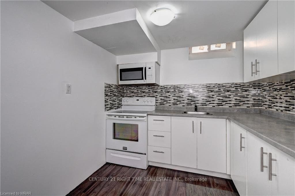 15 Cluthe Crescent photo 33