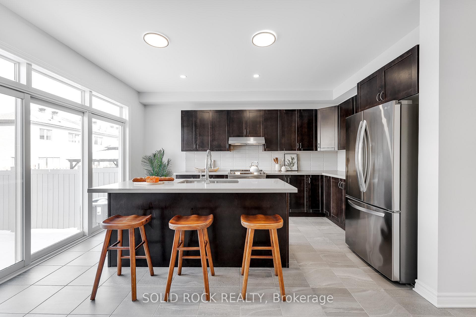 1042 Kilbirnie Drive photo 14