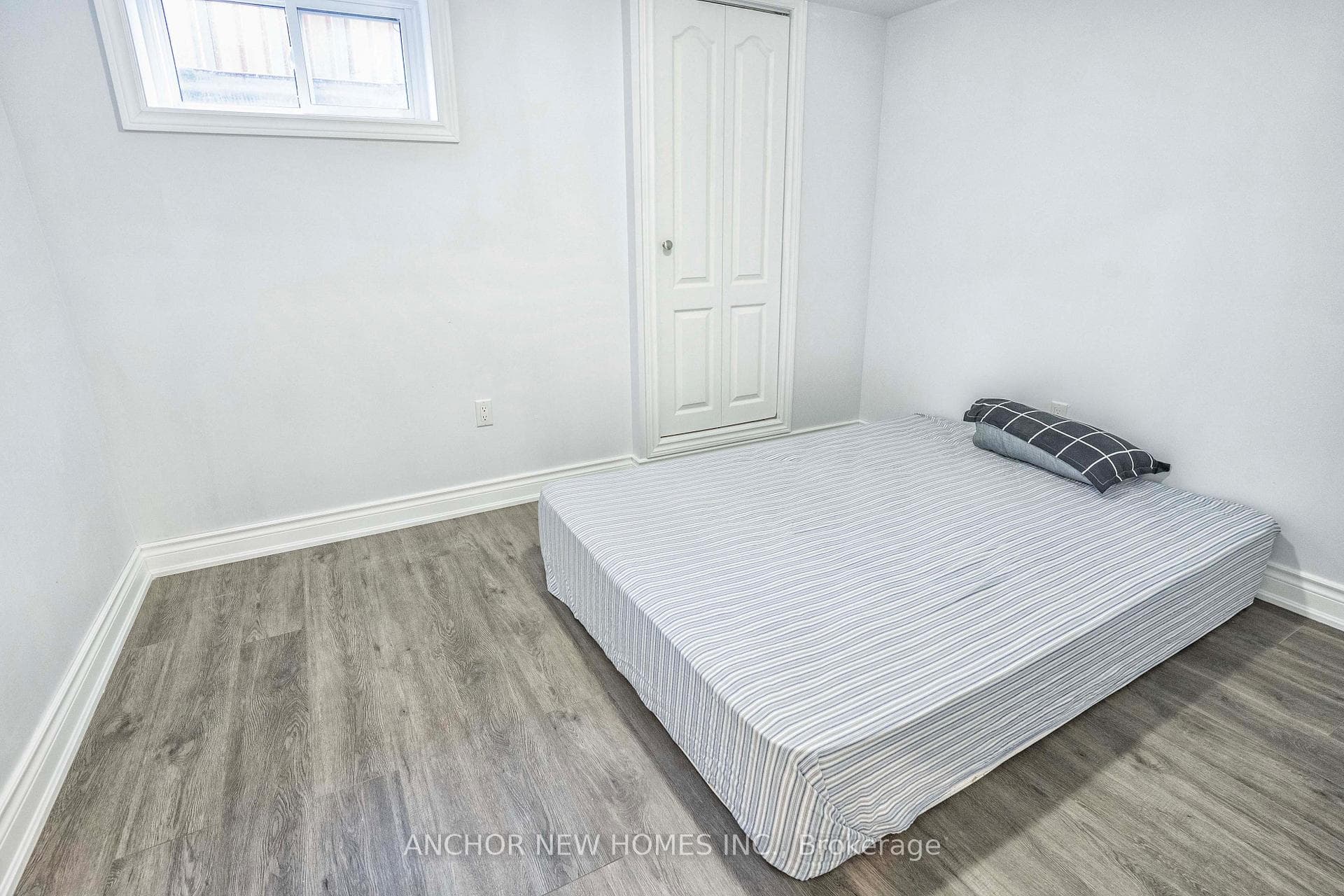 100 Glen Valley Drive photo 32