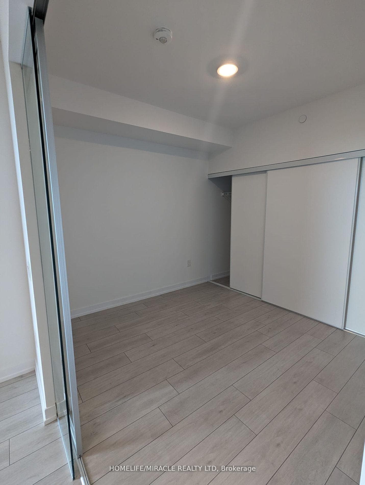 500 Dupont Street Unit 619 photo 6
