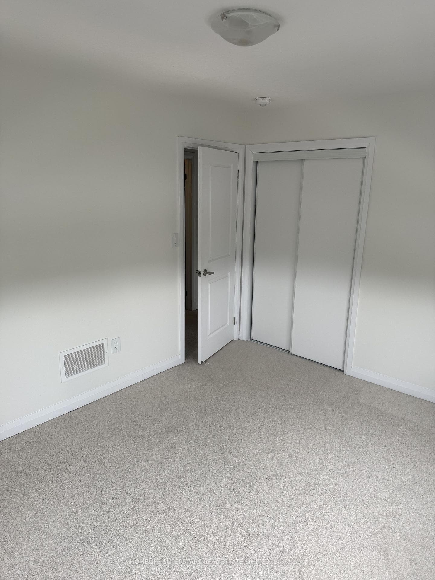 2 Stanley Avenue photo 12