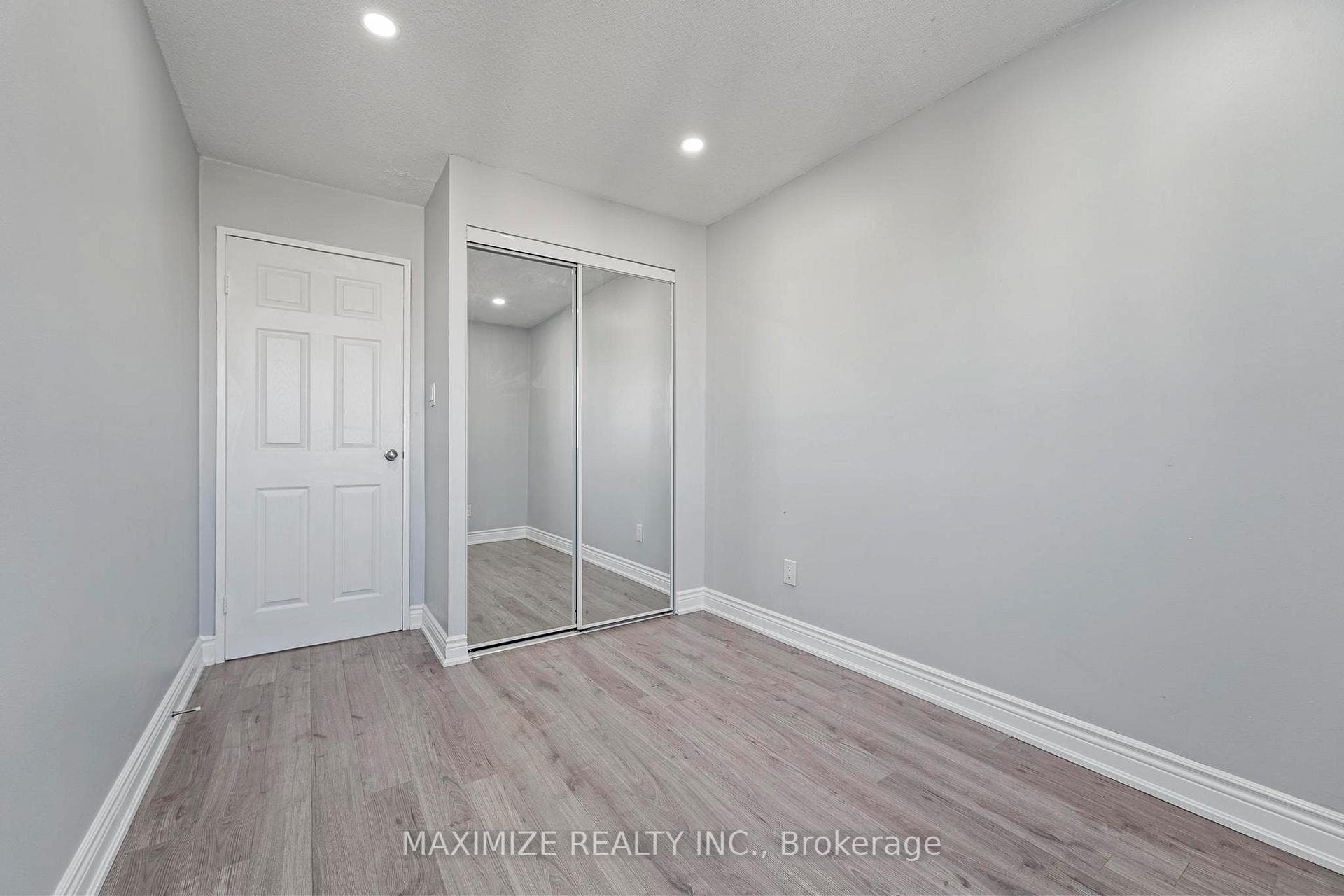 1055 Dundas Street Unit 192 photo 8