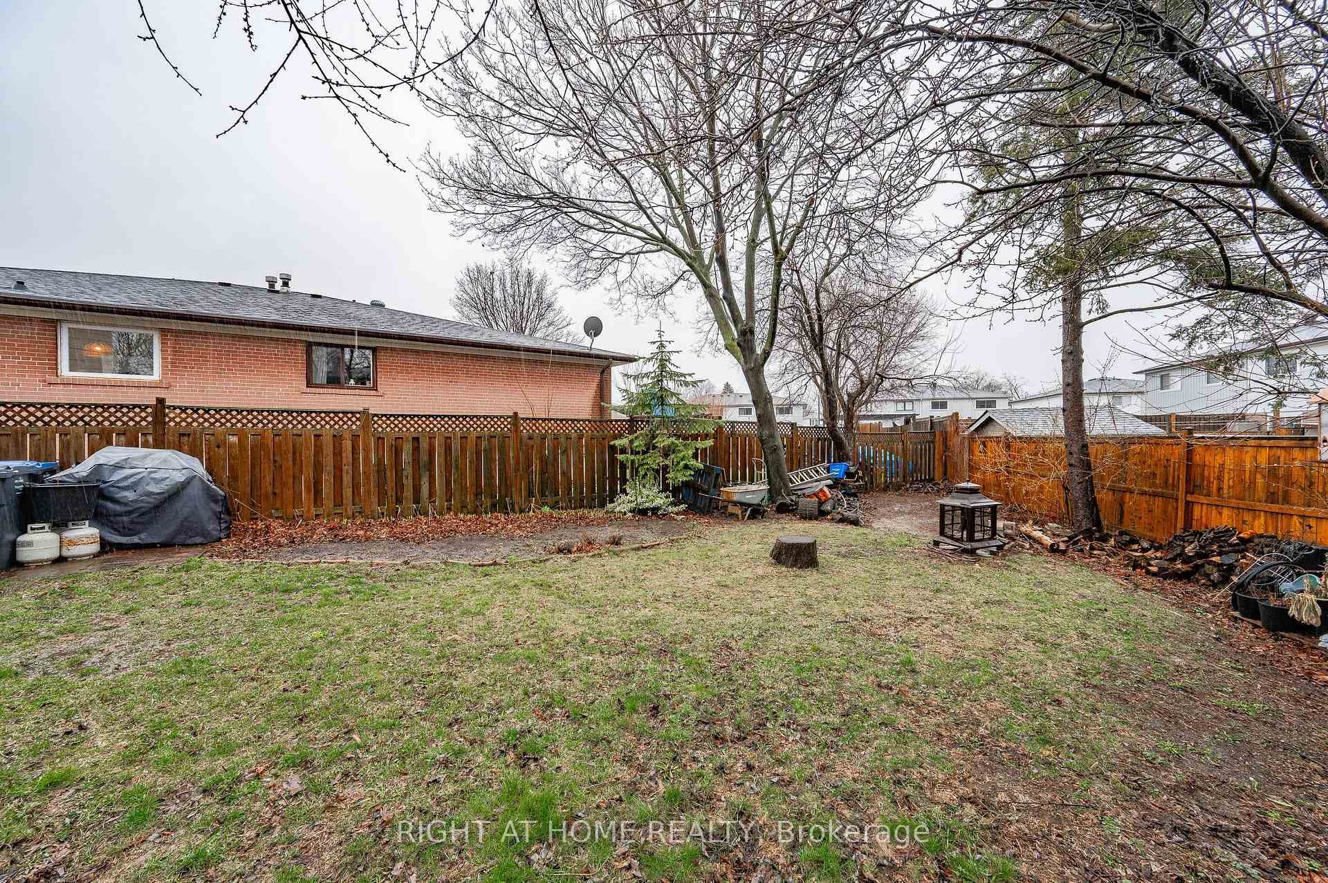 557 Boismere Court photo 31