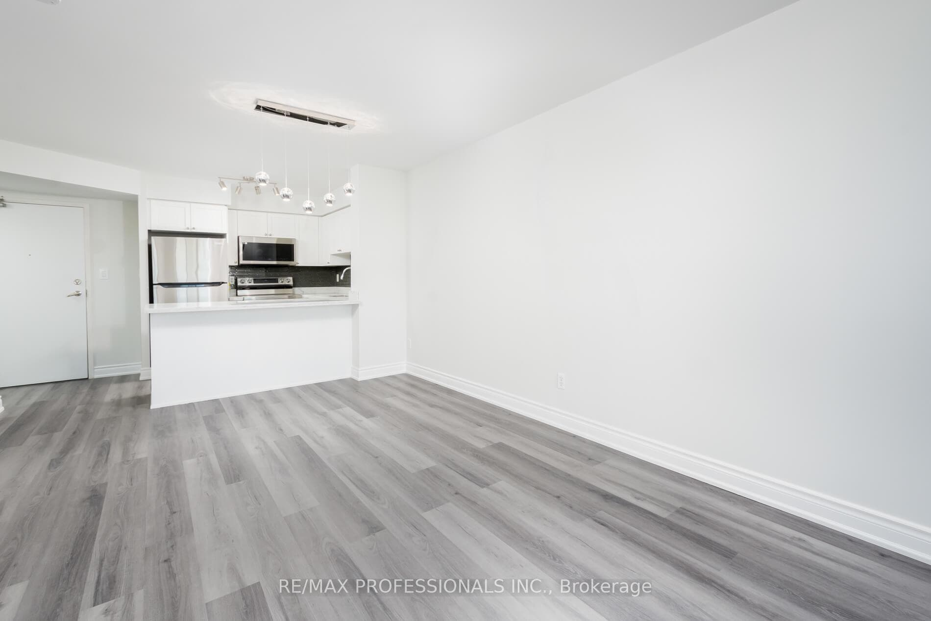 1000 King Street Unit 520 photo 18