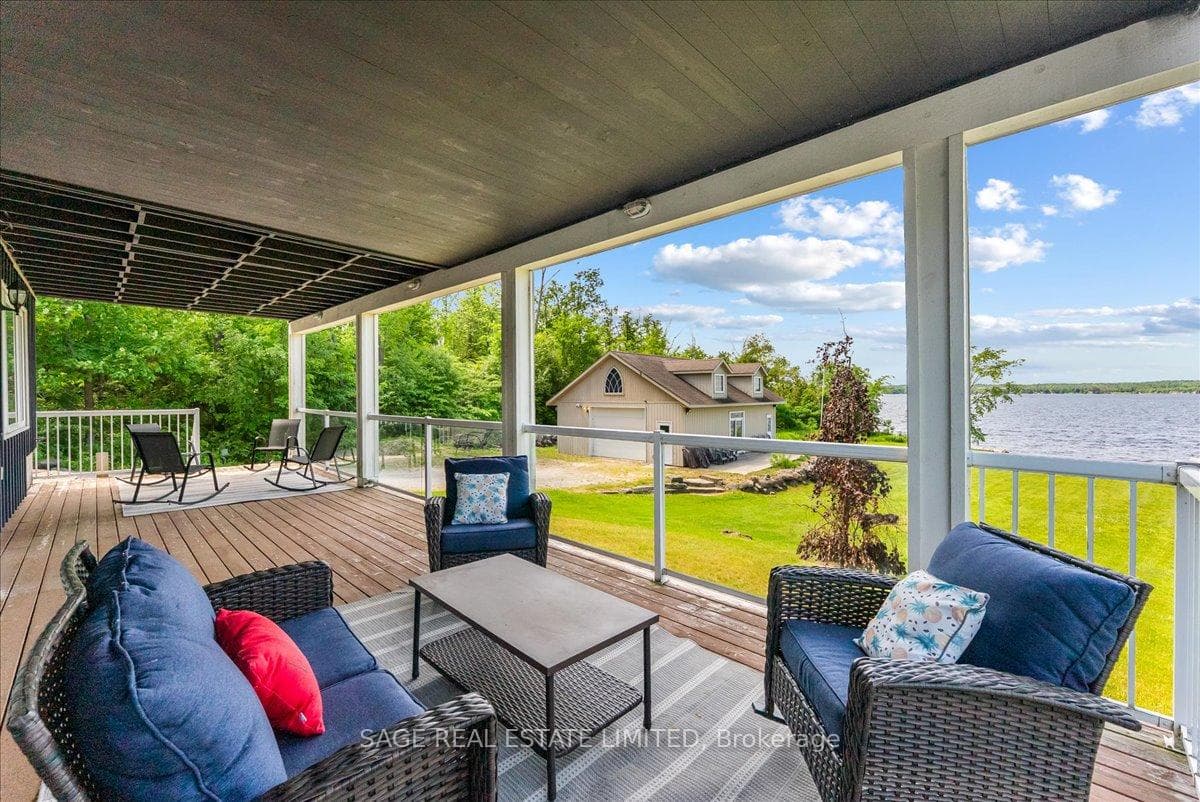 1634 Morris Avenue photo 42