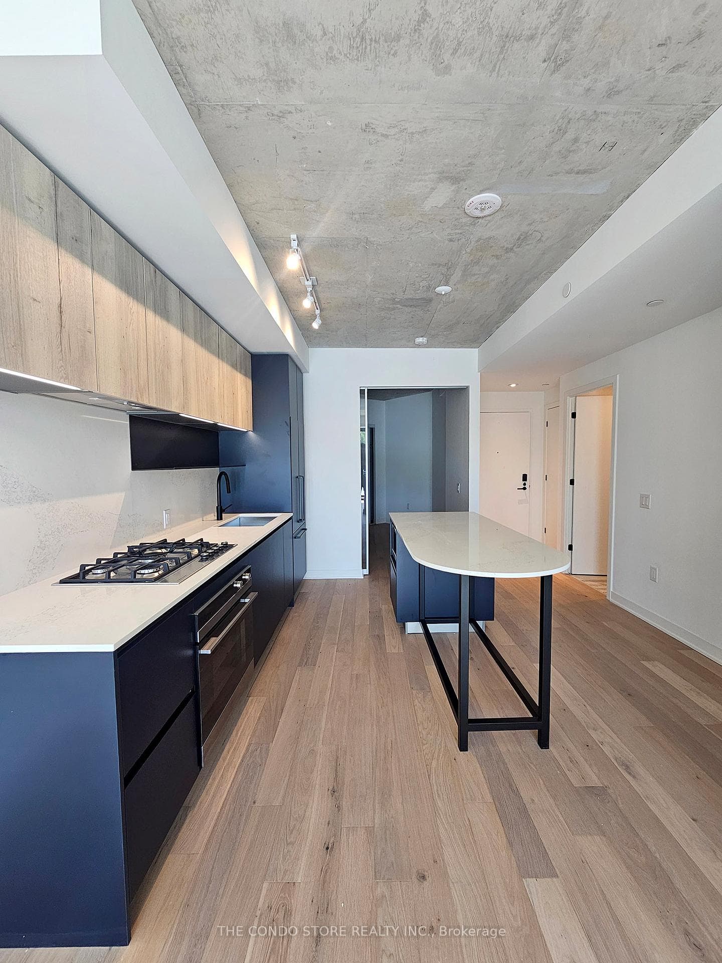 2625 Dundas Street Unit 402 photo 9