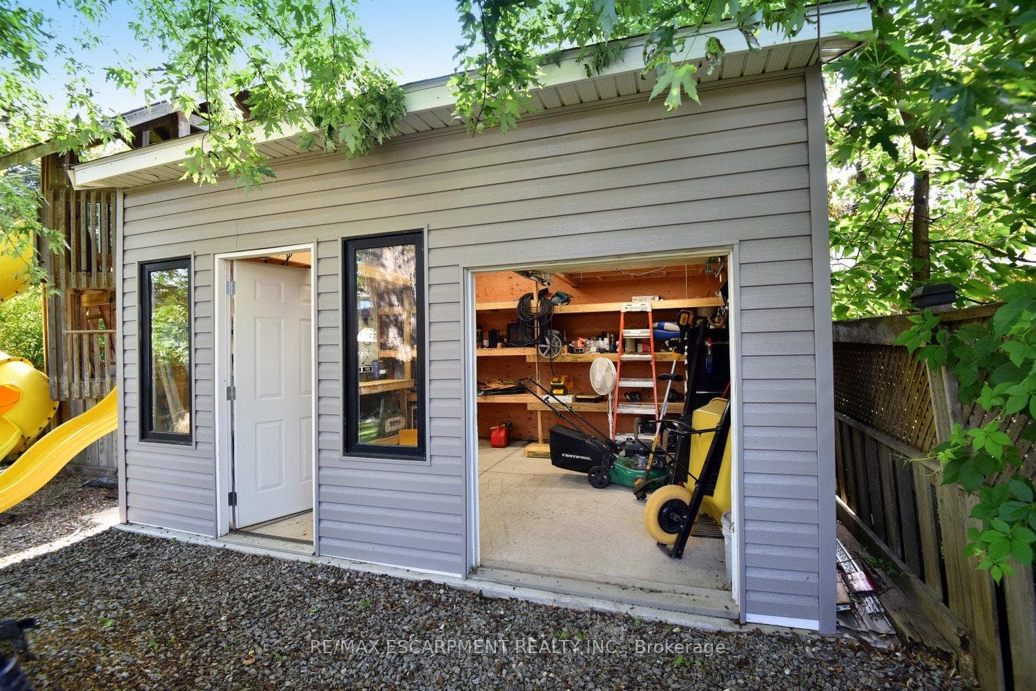 1091 Upper Wellington Street photo 40