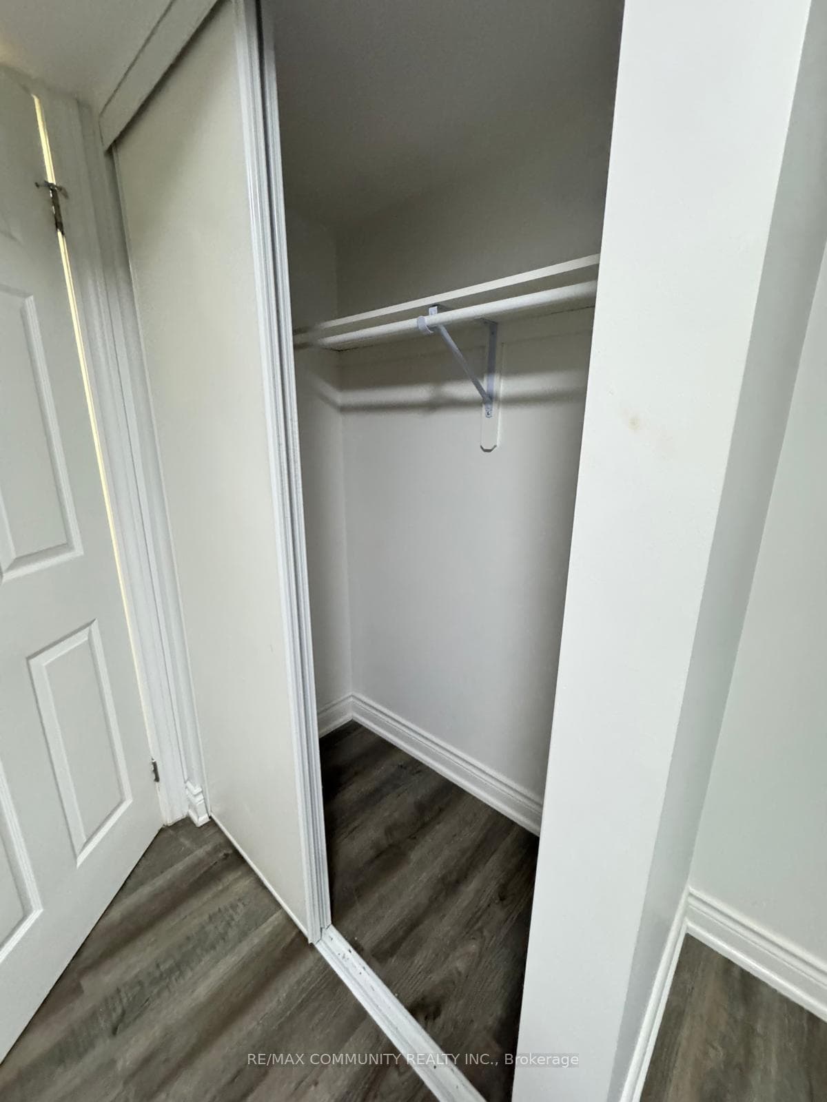 933 Red Deer Avenue photo 13