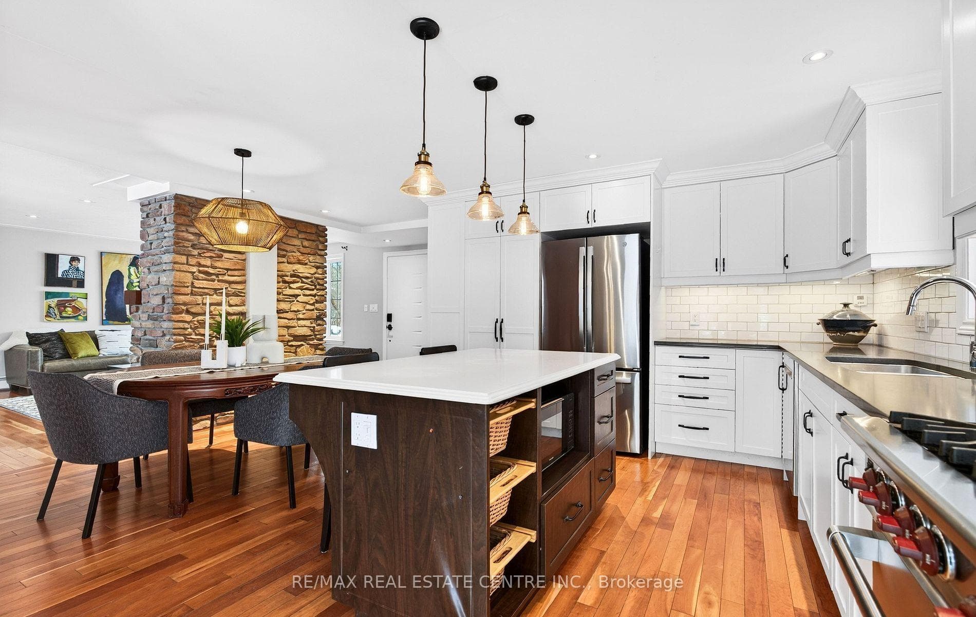 582 Cedar Avenue photo 4