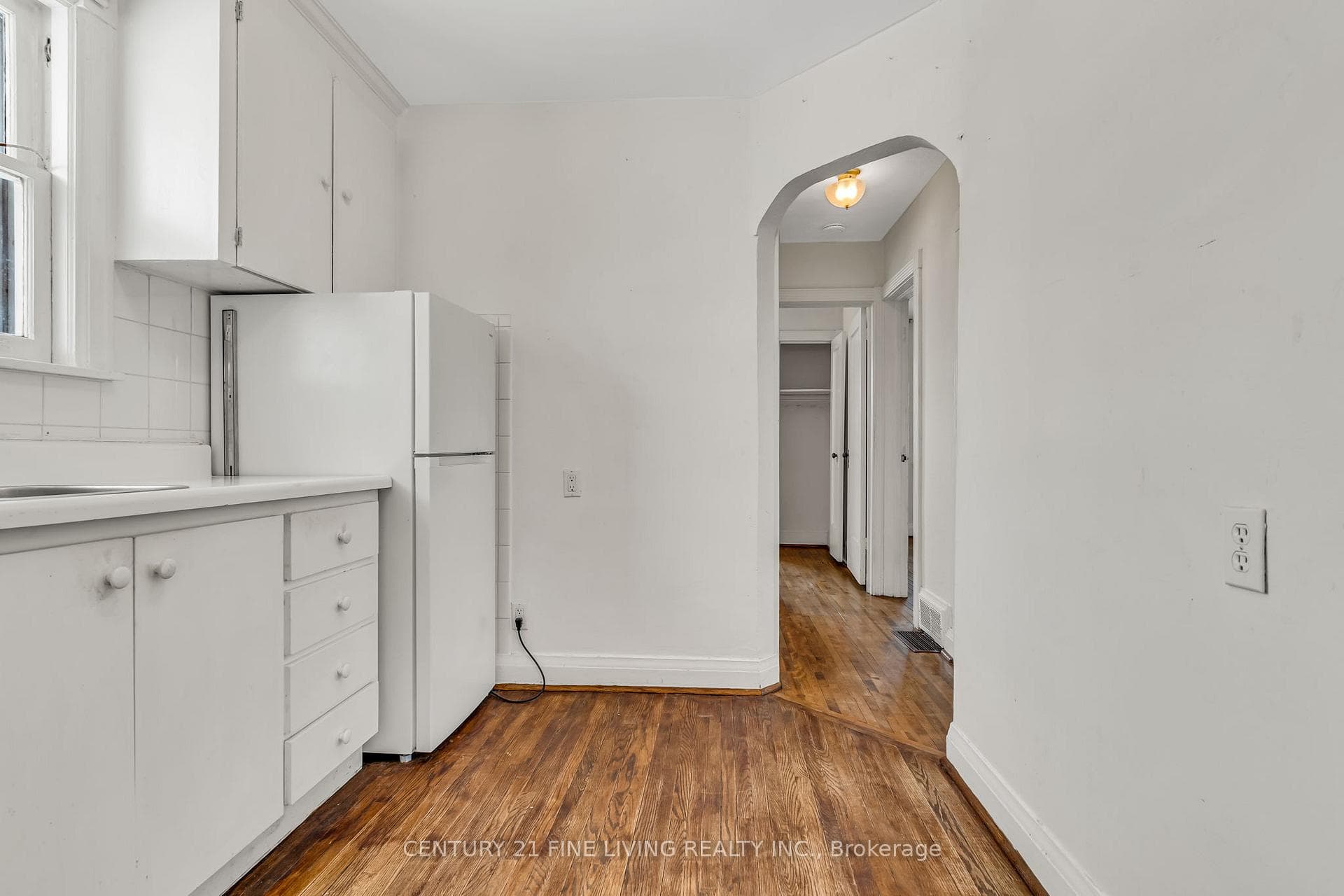 51 Red Deer Avenue photo 17