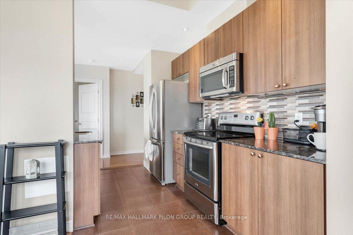 250 Lett Street Unit 905 photo 8