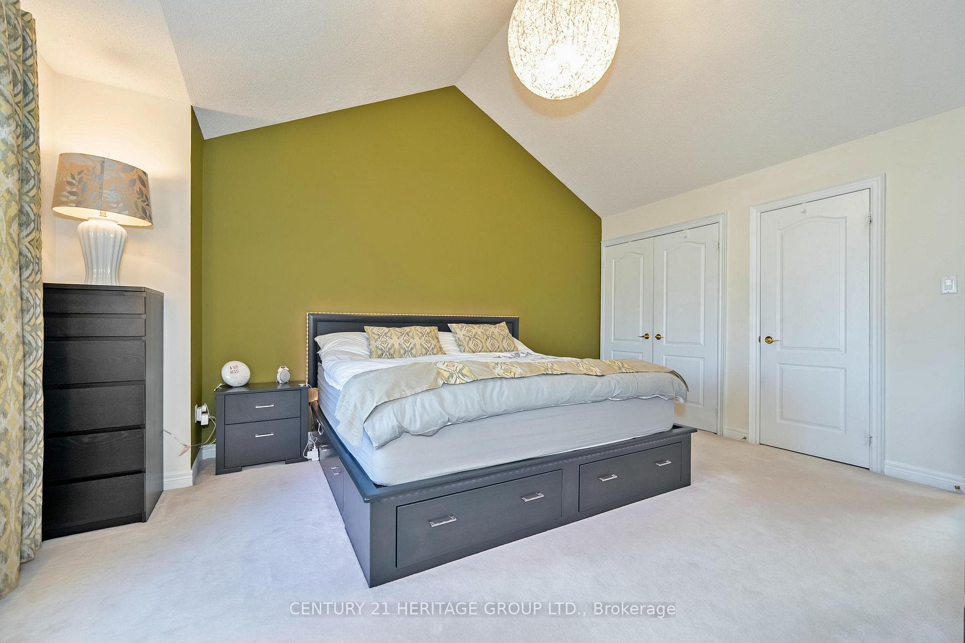 389 Bantry Avenue photo 29