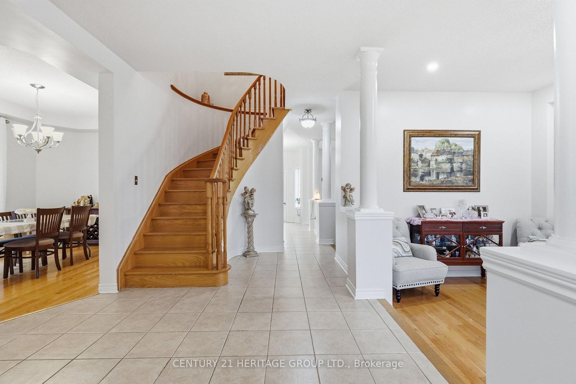 21 Silvercreek Crescent photo 4