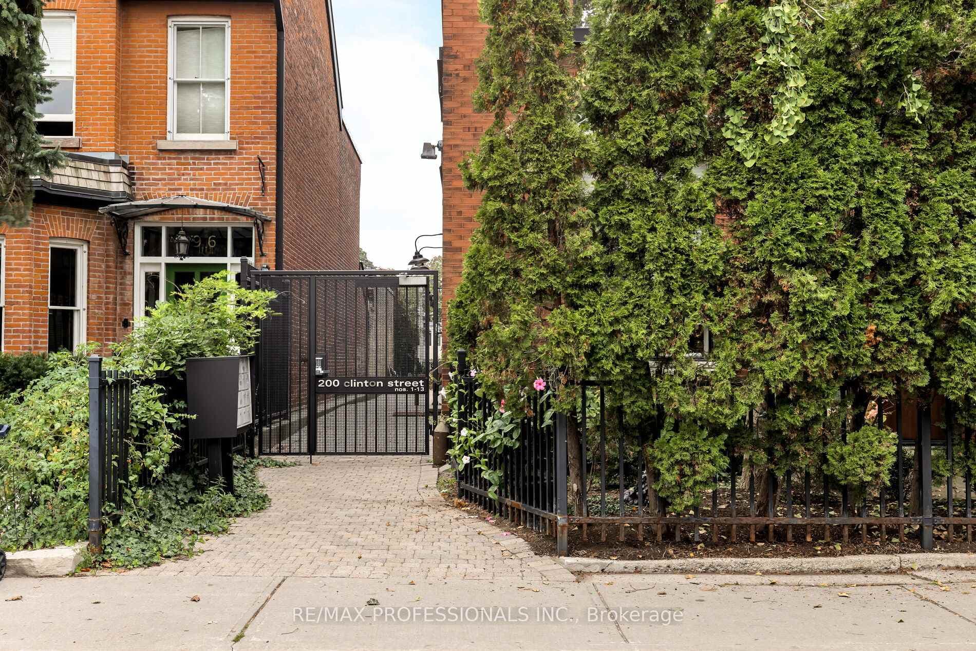 200 Clinton Street Unit 4 photo 38